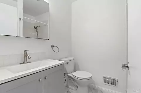 Bath - 12 Lakeview Ct, Novato, CA 94947 photo 1 of 4