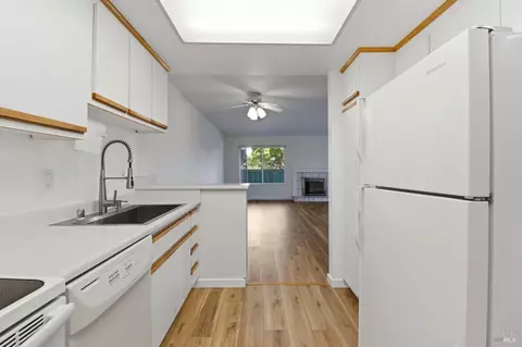 Kitchen - 12 Lakeview Ct, Novato, CA 94947 photo 3 of 4