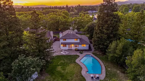 9663 Lakewood Dr, Windsor, CA 95492