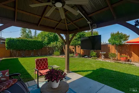 190 Olympic Cir, Vacaville, CA 95687 photo 41