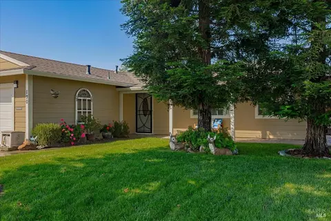 190 Olympic Cir, Vacaville, CA 95687 photo 4
