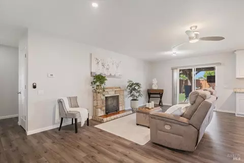 190 Olympic Cir, Vacaville, CA 95687 photo 7