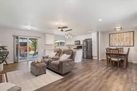 190 Olympic Cir, Vacaville, CA 95687 photo 6