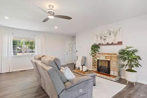 190 Olympic Cir, Vacaville, CA 95687 photo 14