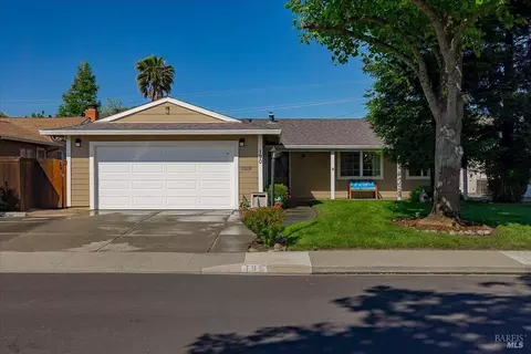 190 Olympic Cir, Vacaville, CA 95687 photo 2