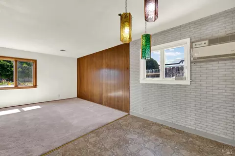 Living - 362 Deanza Dr, Vallejo, CA 94589 photo 9 of 10