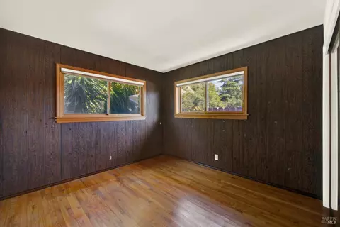 Bedroom - 362 Deanza Dr, Vallejo, CA 94589 photo 4 of 10