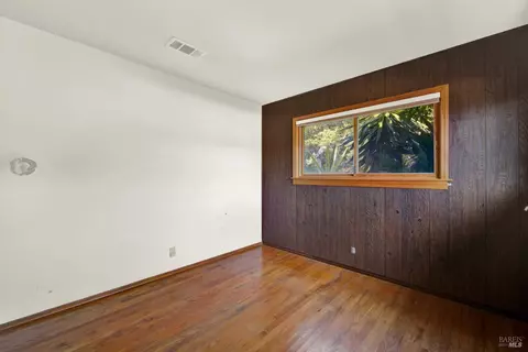 Bedroom - 362 Deanza Dr, Vallejo, CA 94589 photo 5 of 10