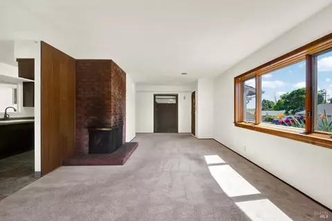 Living - 362 Deanza Dr, Vallejo, CA 94589 photo 6 of 10