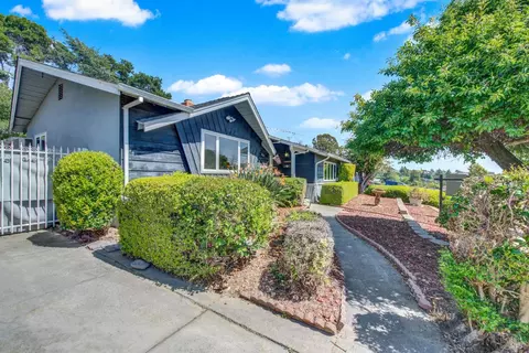 Exterior - 362 Deanza Dr, Vallejo, CA 94589 photo 7 of 20