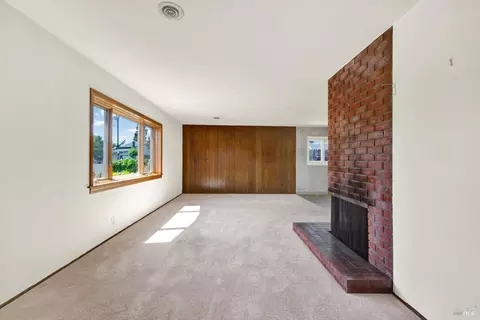 Living - 362 Deanza Dr, Vallejo, CA 94589 photo 2 of 10