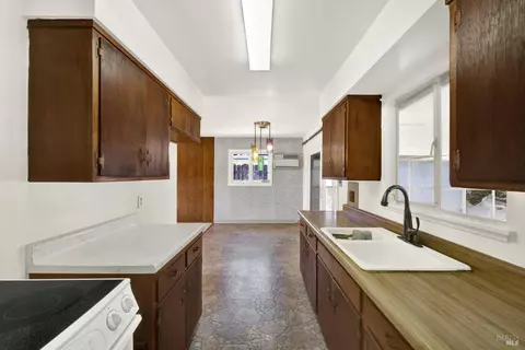 Kitchen - 362 Deanza Dr, Vallejo, CA 94589 photo 2 of 3