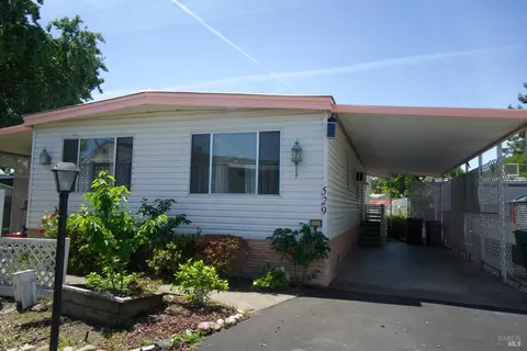 529 Colonial Park Dr, Santa Rosa, CA 95403