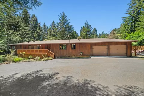 39100 Stargaze Dr, Gualala, CA 95445