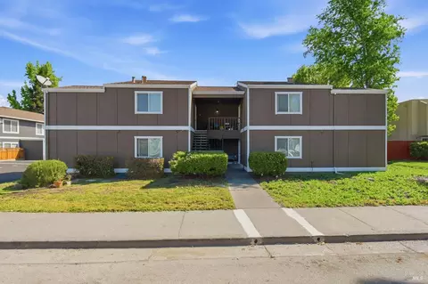 2900 Yulupa Ave, Santa Rosa, CA 95405