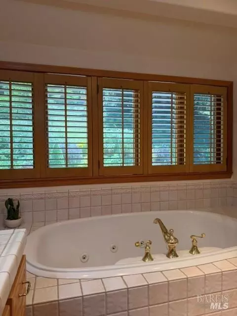 Bath - Undisclosed, Occidental, CA 95465 photo 2 of 2