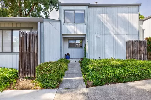 303 Occidental Cir, Santa Rosa, CA 95401