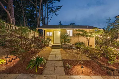 Exterior - 215 Chapman Dr, Corte Madera, CA 94925 photo 12 of 23