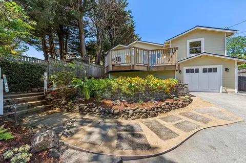 Exterior - 215 Chapman Dr, Corte Madera, CA 94925 photo 2 of 23