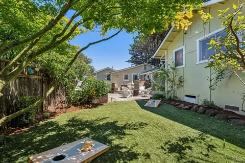 Exterior - 215 Chapman Dr, Corte Madera, CA 94925 photo 10 of 23