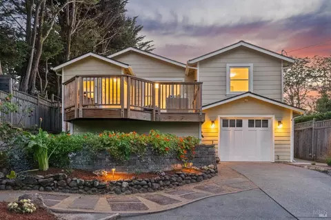 215 Chapman Dr, Corte Madera, CA 94925