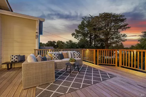 Exterior - 215 Chapman Dr, Corte Madera, CA 94925 photo 21 of 23