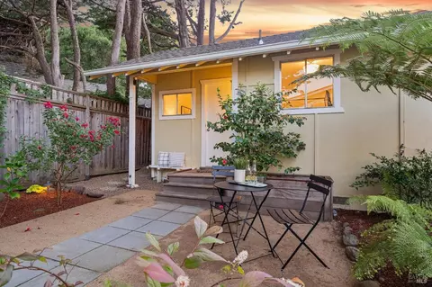 Exterior - 215 Chapman Dr, Corte Madera, CA 94925 photo 13 of 23
