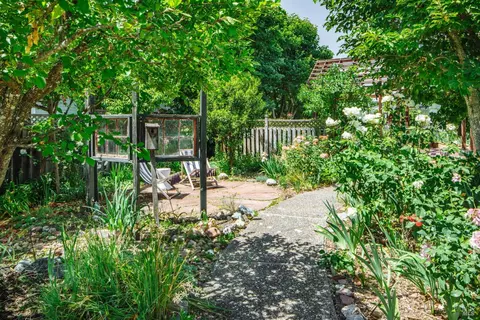 Exterior - 210 W 3rd St, Cloverdale, CA 95425 photo 11 of 19