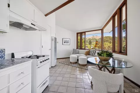 Kitchen - 4200 Paradise Dr, Tiburon, CA 94920 photo 4 of 4