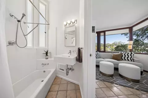 Bath - 4200 Paradise Dr, Tiburon, CA 94920 photo 5 of 5