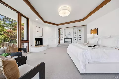 Bedroom - 4200 Paradise Dr, Tiburon, CA 94920 photo 3 of 9