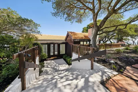 Exterior - 4200 Paradise Dr, Tiburon, CA 94920 photo 6 of 16