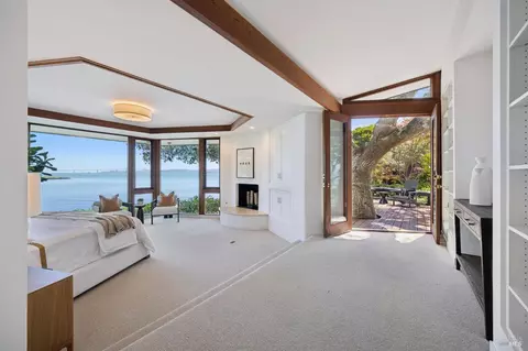 Bedroom - 4200 Paradise Dr, Tiburon, CA 94920 photo 1 of 9