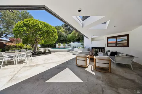 Exterior - 4200 Paradise Dr, Tiburon, CA 94920 photo 1 of 16