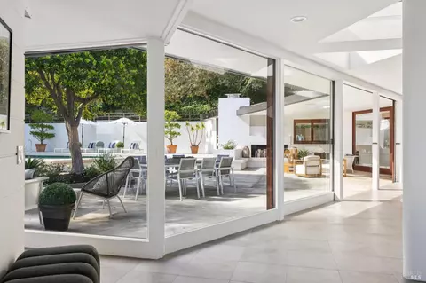 Entry Way - 4200 Paradise Dr, Tiburon, CA 94920 photo 3 of 4
