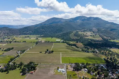 4500 Clark Dr, Kelseyville, CA 95451