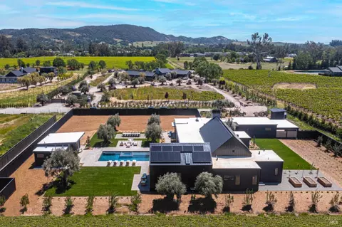 20742 Denmark Ct, Sonoma, CA 95476