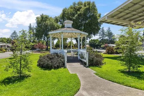 302 Robert Way, Napa, CA 94558 photo 34