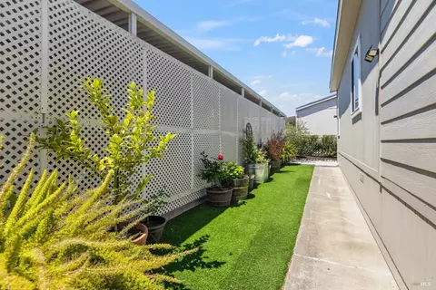 302 Robert Way, Napa, CA 94558 photo 32