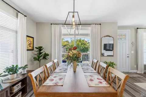 302 Robert Way, Napa, CA 94558 photo 12