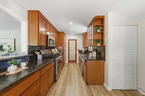 Kitchen - 26 Queens Ct, Napa, CA 94558 photo 2 of 2