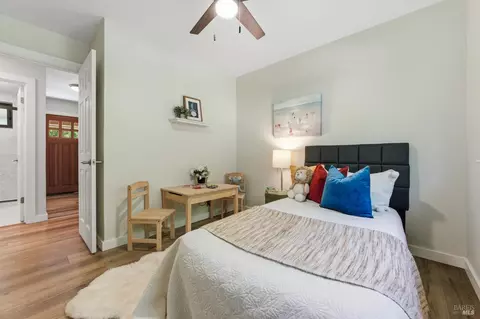 Bedroom - 26 Queens Ct, Napa, CA 94558 photo 6 of 6