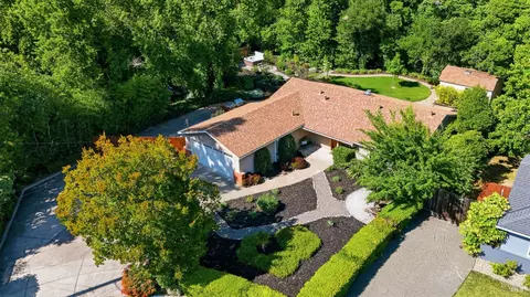 View/Area - 26 Queens Ct, Napa, CA 94558 photo 2 of 6