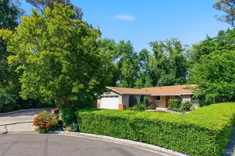 Exterior - 26 Queens Ct, Napa, CA 94558 photo 3 of 14