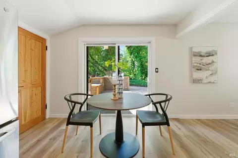 Dining - 26 Queens Ct, Napa, CA 94558 photo 2 of 2
