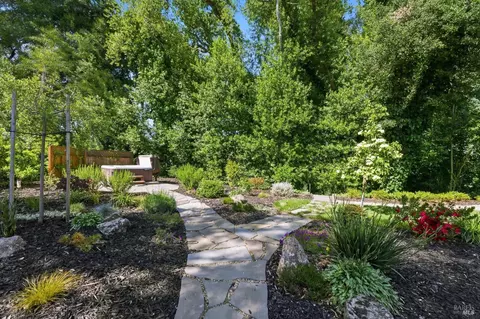 Exterior - 26 Queens Ct, Napa, CA 94558 photo 10 of 14