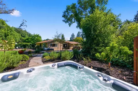 Exterior - 26 Queens Ct, Napa, CA 94558 photo 11 of 14
