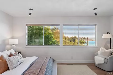 Bedroom - 69 Crescent Ave, Sausalito, CA 94965 photo 3 of 4