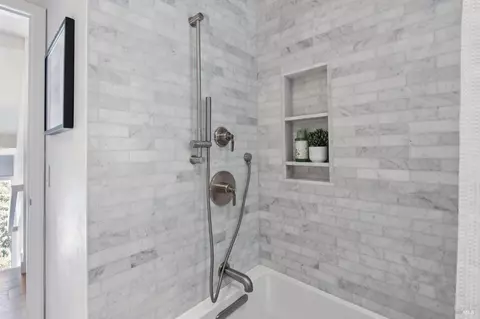Bath - 69 Crescent Ave, Sausalito, CA 94965 photo 6 of 10