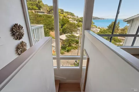 Entry Way - 69 Crescent Ave, Sausalito, CA 94965 photo 3 of 4